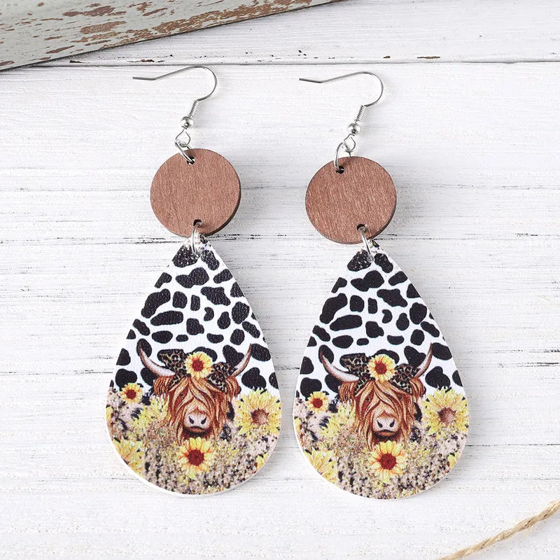 Load image into Gallery viewer, NIHER87 - PU Leather &amp; Wood Highland Cow Earrings
