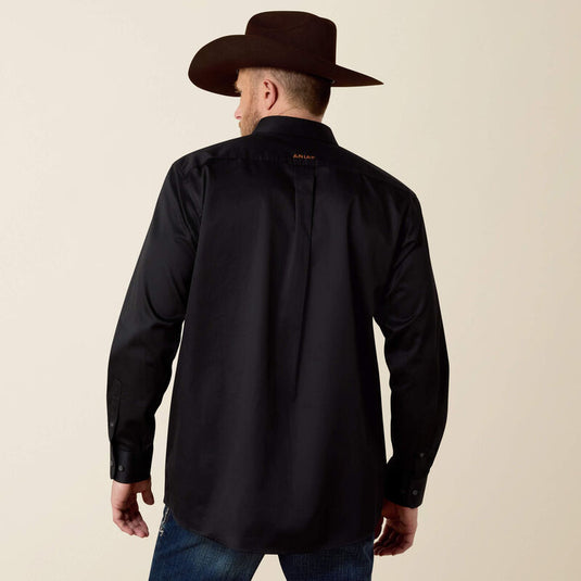 10000502 - Ariat Men's Solid Twill Classic Fit Shirt
