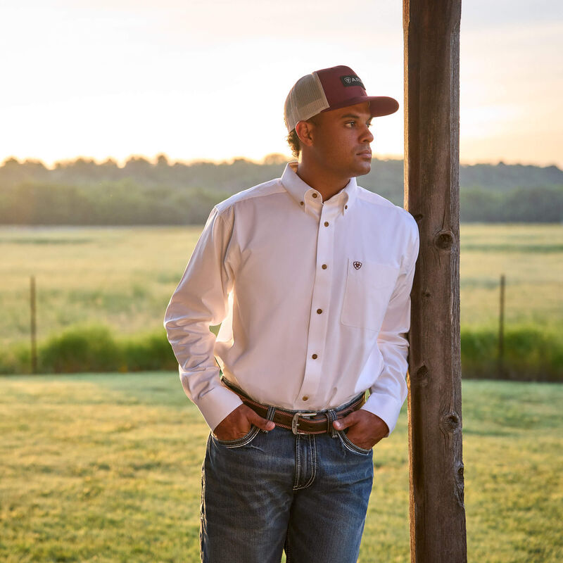 Load image into Gallery viewer, 10000503 - Ariat Men's Solid Twill Classic Fit Shirt
