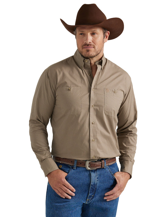 112338106 - Wrangler George Strait™ Long Sleeve Button Down Two Pocket Shirt In Tan Circle Print