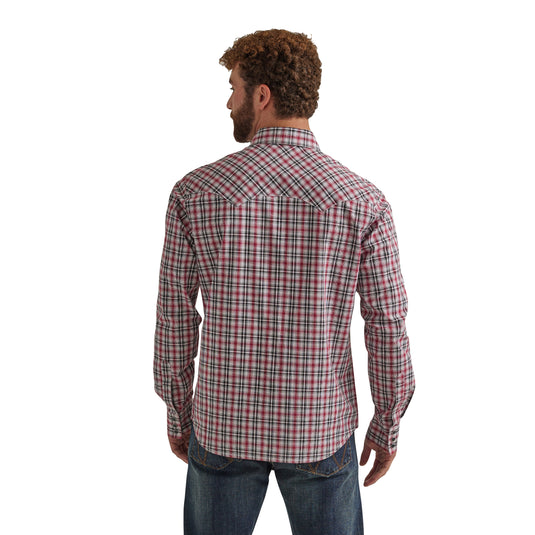 112344301 -  Men's Wrangler Retro® Long Sleeve Sawtooth Snap Pocket Western Shirt in Red Blur