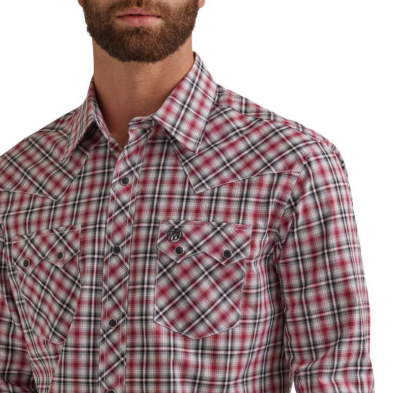 Load image into Gallery viewer, 112344301 -  Men&#39;s Wrangler Retro® Long Sleeve Sawtooth Snap Pocket Western Shirt in Red Blur
