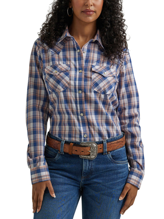 112344637 - Wrangler Women's Essential Long Sleeve Plaid Western Snap Top In Anthem Blue