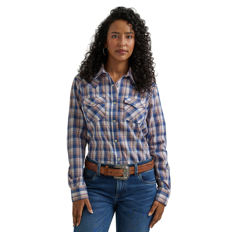 Load image into Gallery viewer, 112344637 - Wrangler Women's Essential Long Sleeve Plaid Western Snap Top In Anthem Blue
