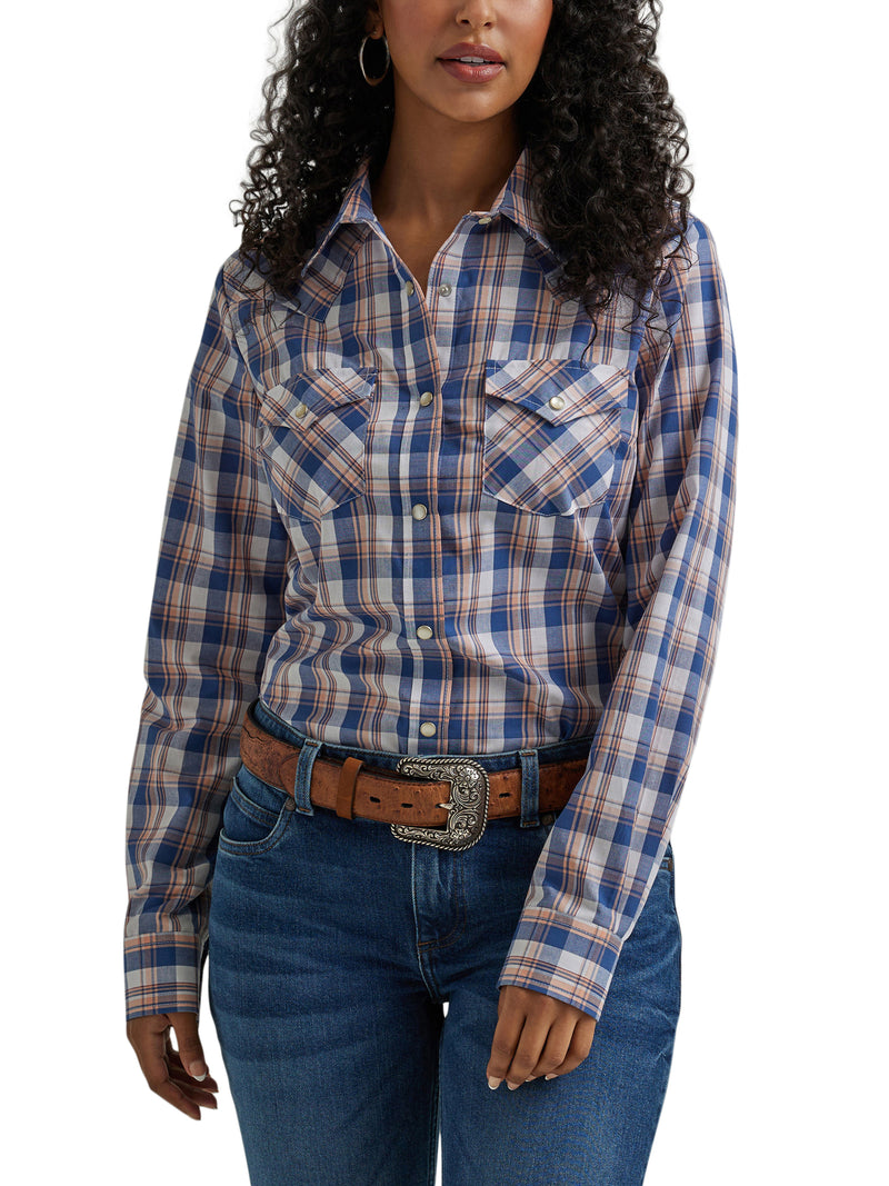 Load image into Gallery viewer, 112344637 - Wrangler Women's Essential Long Sleeve Plaid Western Snap Top In Anthem Blue
