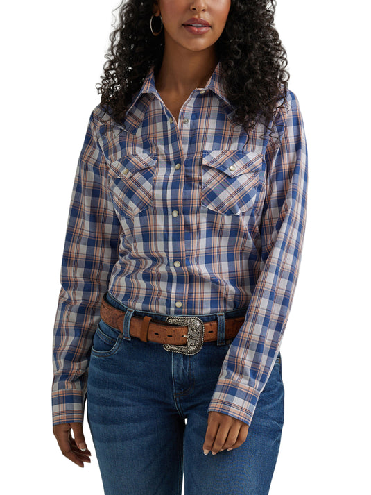 112344637 - Wrangler Women's Essential Long Sleeve Plaid Western Snap Top In Anthem Blue