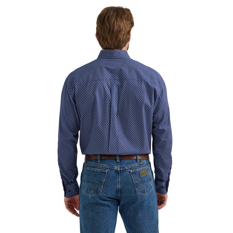 Load image into Gallery viewer, 112352702 - Wrangler® George Strait™ Long Sleeve Button Down Two Pocket Shirt
