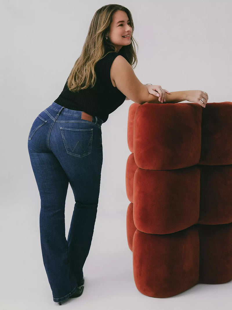 Load image into Gallery viewer, 112359277 - Women's Wrangler BESPOKE High Rise Bootcut Jean
