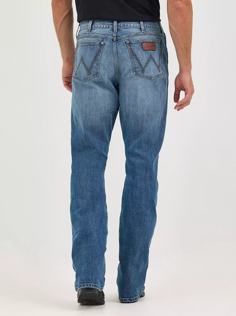 Load image into Gallery viewer, 112367677 - Men's Wrangler Retro® Relaxed Fit Bootcut Jean Harris
