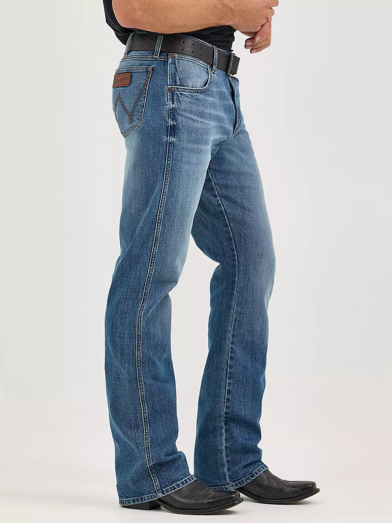 Load image into Gallery viewer, 112367677 - Men's Wrangler Retro® Relaxed Fit Bootcut Jean Harris
