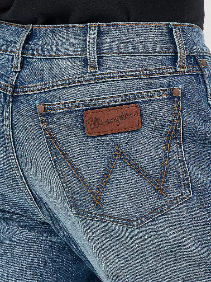 Load image into Gallery viewer, 112367677 - Men's Wrangler Retro® Relaxed Fit Bootcut Jean Harris
