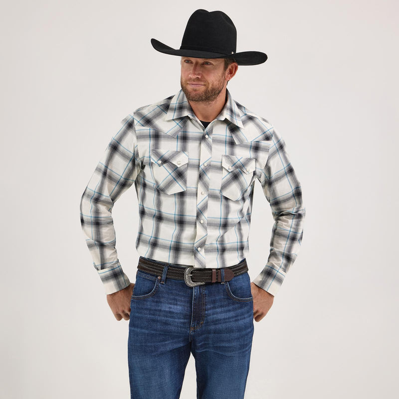Load image into Gallery viewer, 112369552 - Wrangler Retro® Long Sleeve Shirt - Modern Fit
