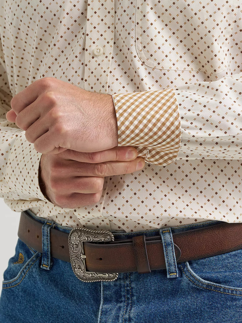 Load image into Gallery viewer, 112369563- Wrangler® George Strait™ Long Sleeve Button Down One Pocket Shirt
