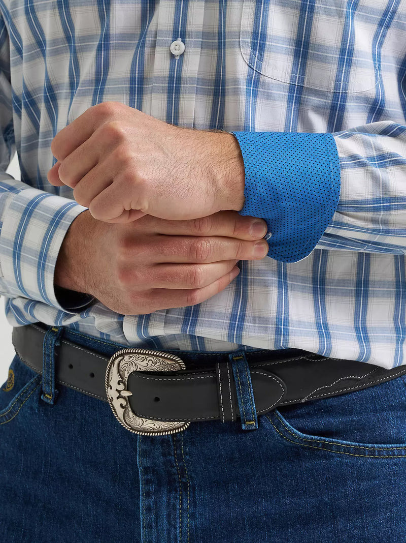 Load image into Gallery viewer, 112369573-Wrangler® George Strait™ Long Sleeve Button Down One Pocket Shirt
