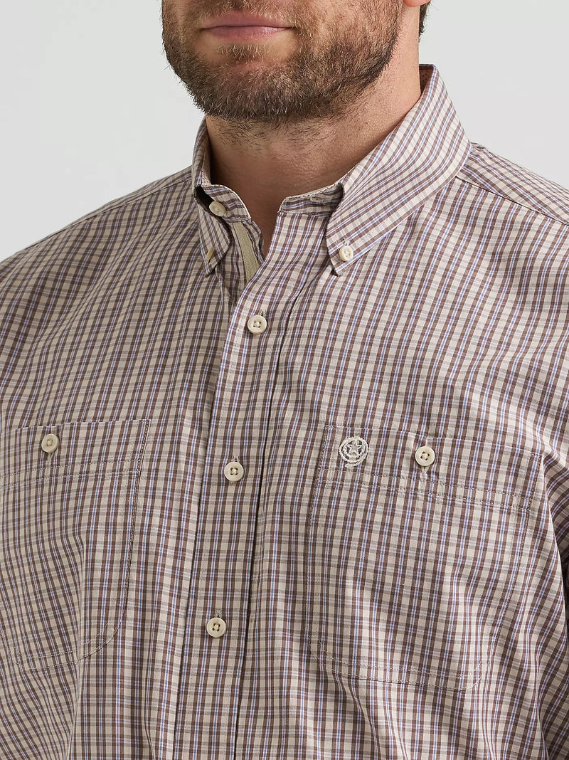 Load image into Gallery viewer, 112369635- Wrangler® George Strait™ Long Sleeve Button Down Two Pocket Shirt
