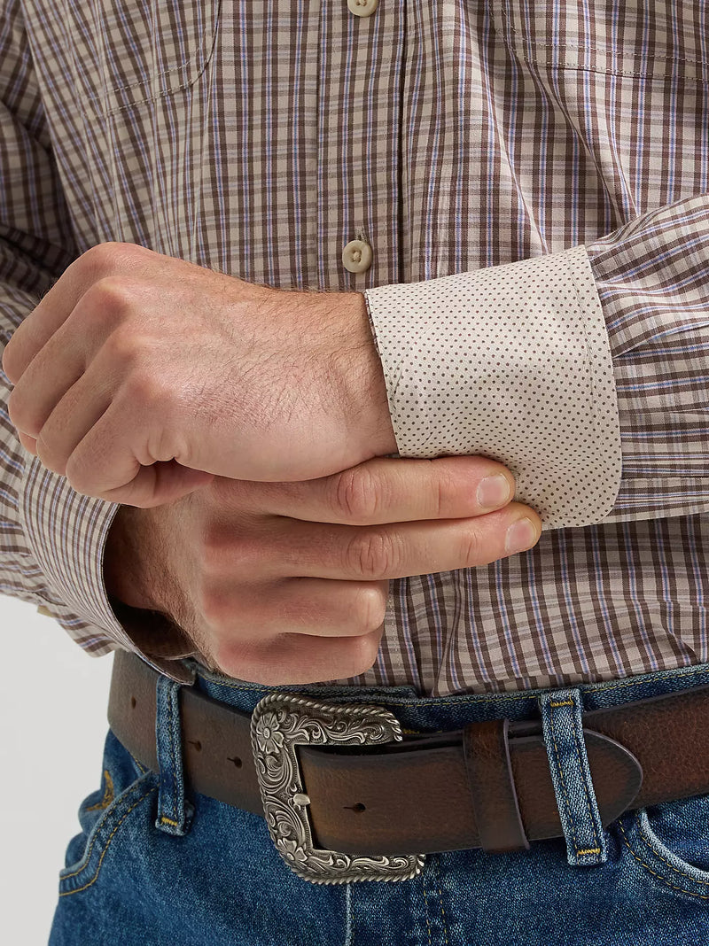 Load image into Gallery viewer, 112369635- Wrangler® George Strait™ Long Sleeve Button Down Two Pocket Shirt

