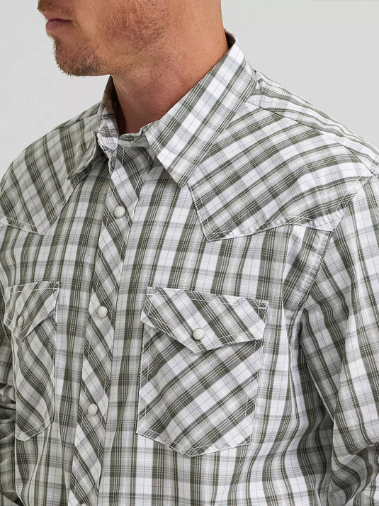 112374292 - Wrangler Men's 20X® Competition Long Sleeve Two Pocket Western Snap Shirt