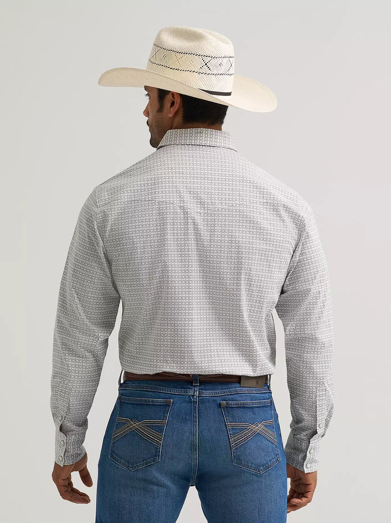 Load image into Gallery viewer, 112374296 - Wrangler Men's 20X® Competition Long Sleeve Two Pocket Western Snap Shirt

