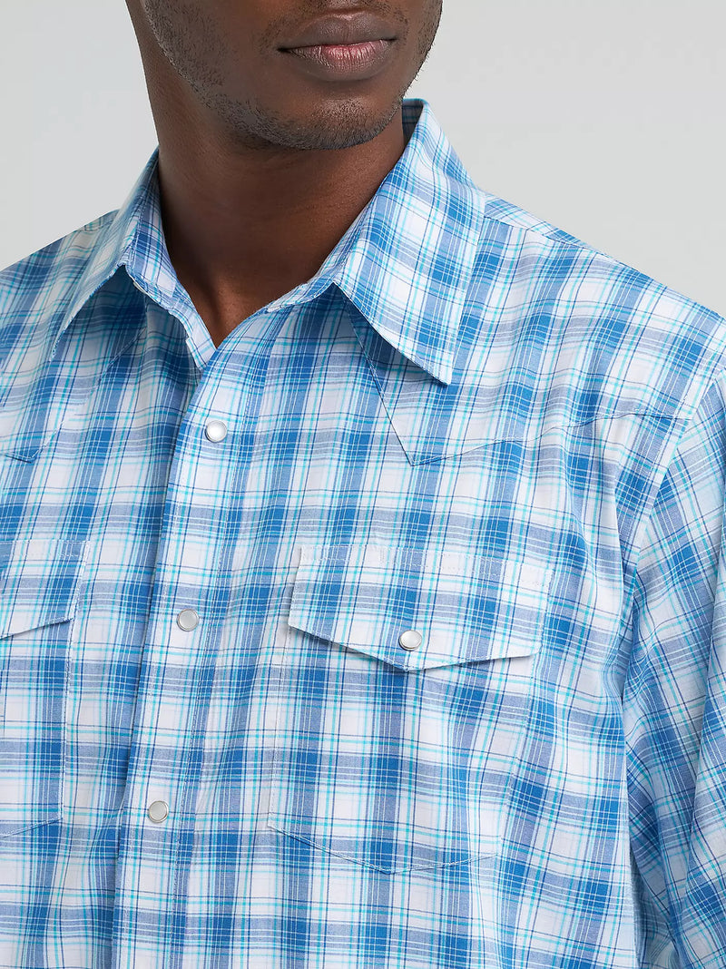 Load image into Gallery viewer, 112374834 - Wrangler Men's Wrinkle Resist Short Sleeve Western Snap Plaid Shirt
