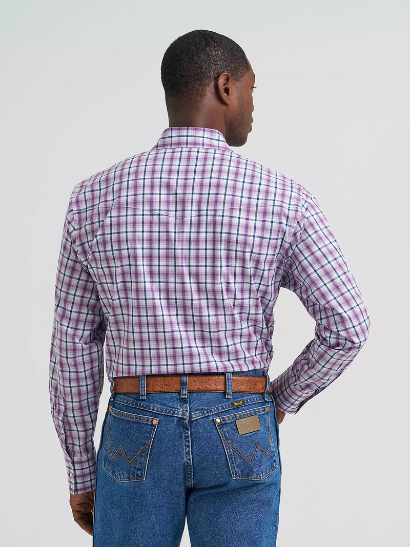 Load image into Gallery viewer, 112374877 - Wrangler Men's Wrinkle Resist Long Sleeve Western Snap Plaid Shirt

