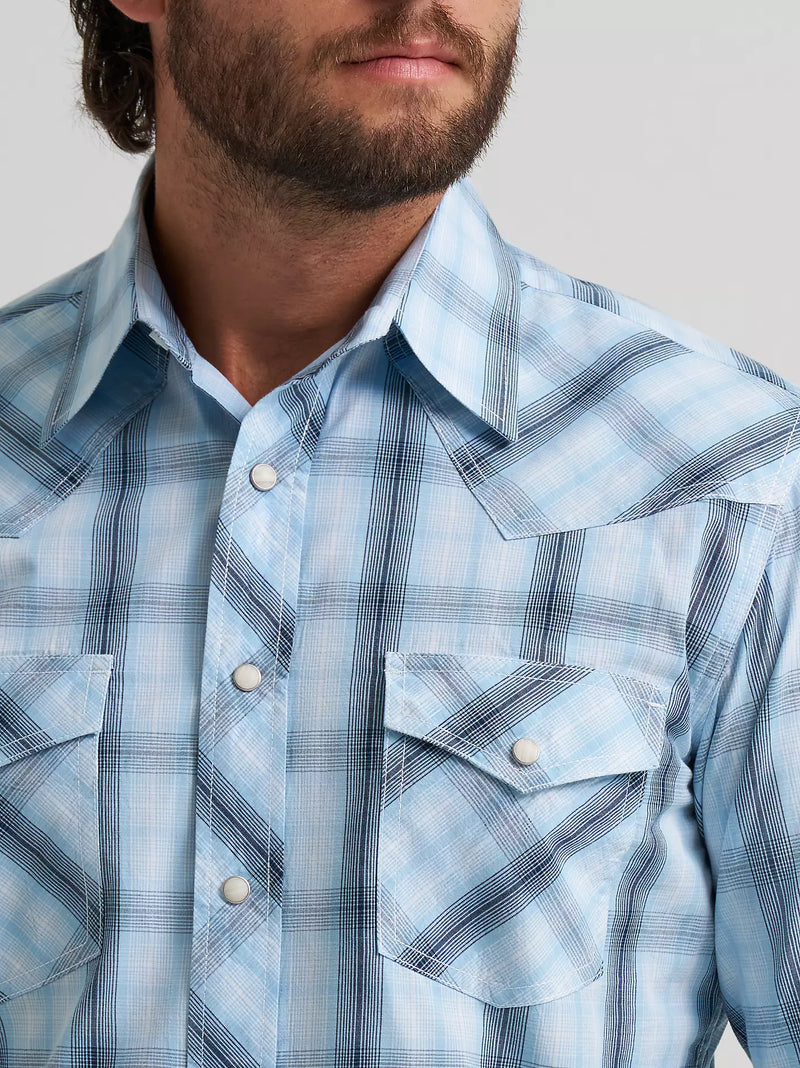 Load image into Gallery viewer, 112378719 - Wrangler 20X® Competition Advanced Comfort Long Sleeve Western Snap Shirt
