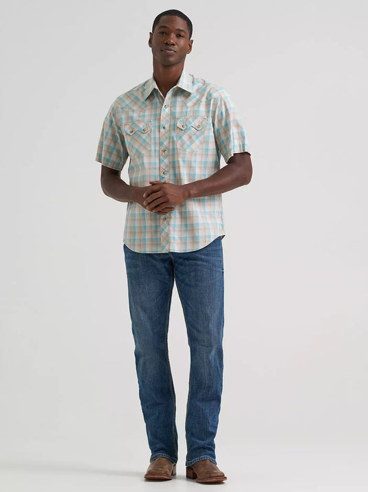 112378930 - Wrangler Men's Retro® Short Sleeve Sawtooth Pocket Western Snap Shirt