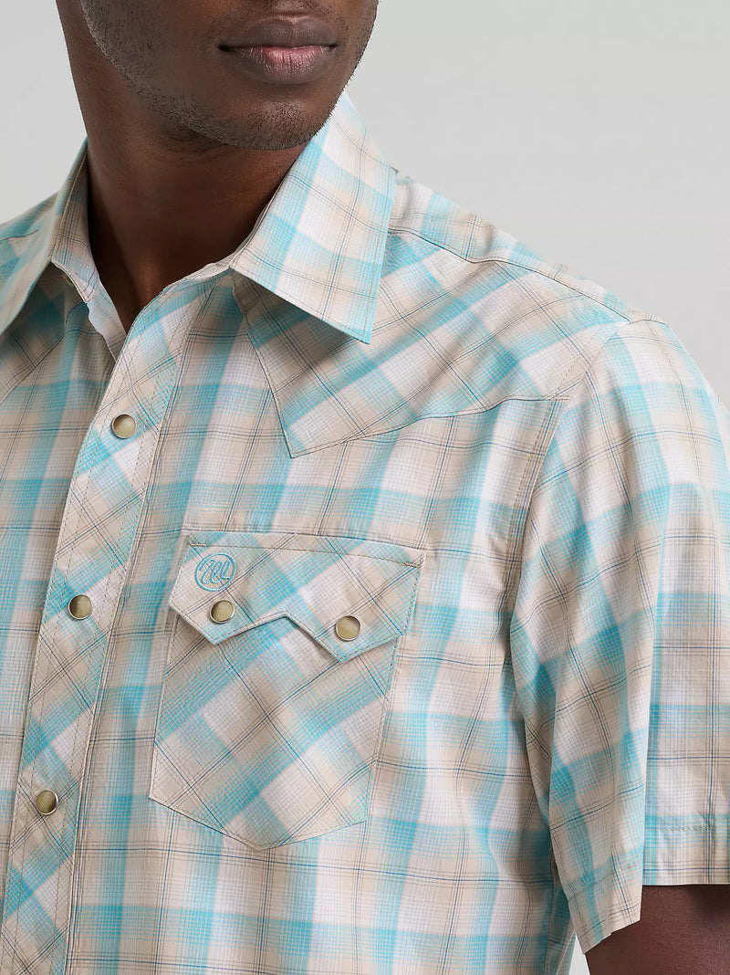 Load image into Gallery viewer, 112378930 - Wrangler Men's Retro® Short Sleeve Sawtooth Pocket Western Snap Shirt
