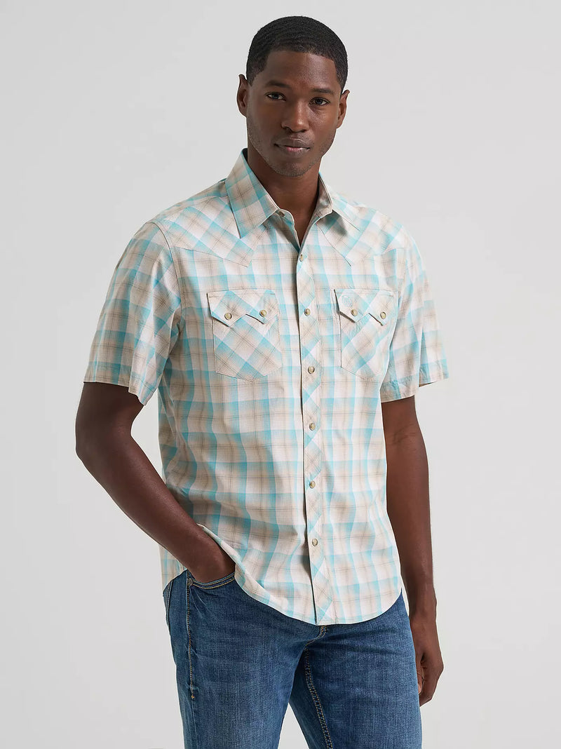 Load image into Gallery viewer, 112378930 - Wrangler Men's Retro® Short Sleeve Sawtooth Pocket Western Snap Shirt

