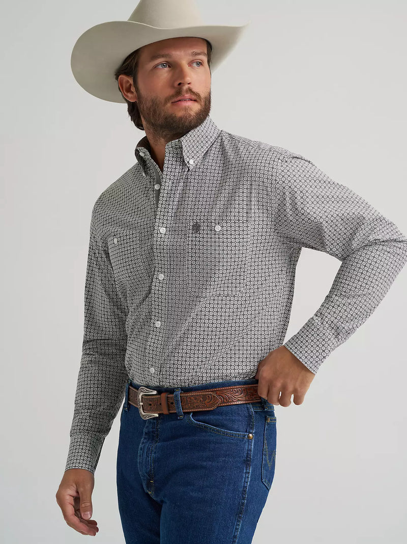 Load image into Gallery viewer, 112379024 - Wrangler® George Strait™ Long Sleeve Button Down Two Pocket Shirt
