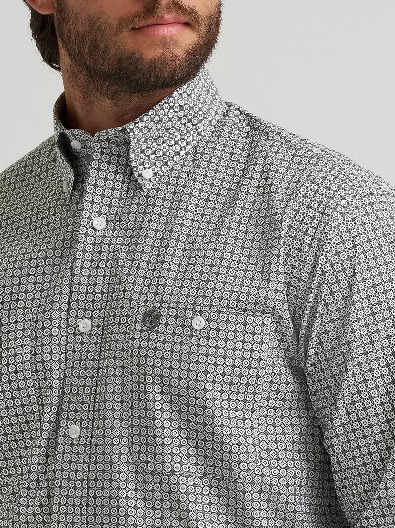 Load image into Gallery viewer, 112379024 - Wrangler® George Strait™ Long Sleeve Button Down Two Pocket Shirt
