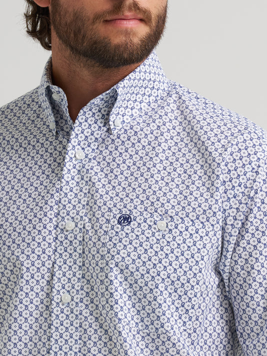 112379162 - Wrangler Men's Classic Long Sleeve Shirt - Relaxed Fit - Blue/White