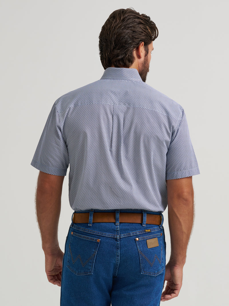Load image into Gallery viewer, 112379201 - Wrangler Men's Classic Short Sleeve Shirt - Relaxed Fit - Blue

