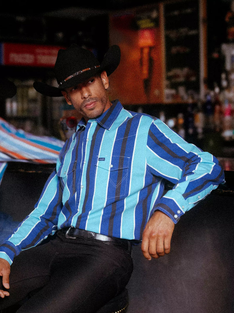 Load image into Gallery viewer, 112379229 - Wrangler Vintage-Inspired Brushpopper Cobalt Storm Work Shirt
