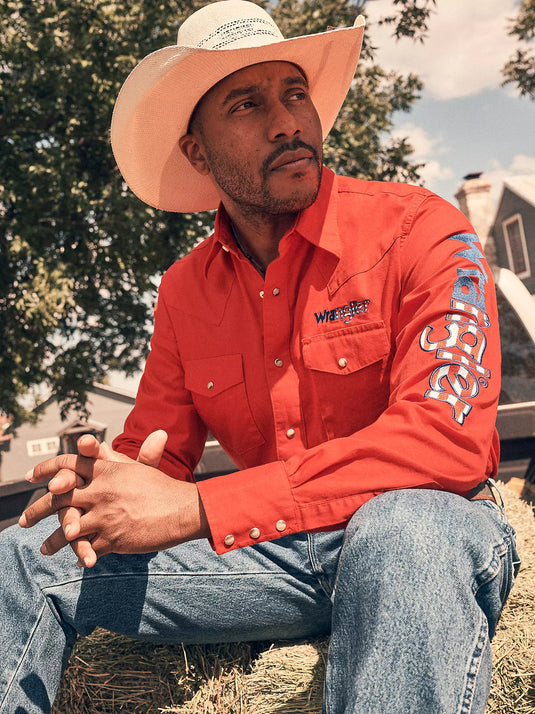 112379238 - Wrangler® Men's Logo Long Sleeve Western Snap Shirt