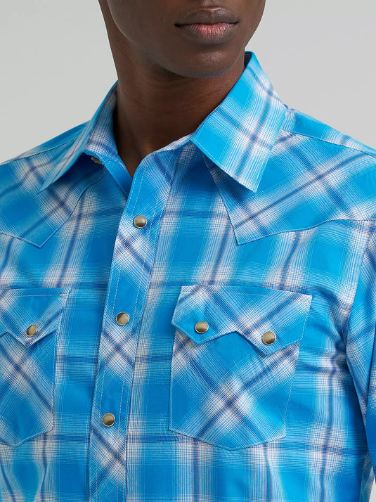 112381875 - Men's Wrangler Retro® Long Sleeve Sawtooth Snap Pocket Western Shirt