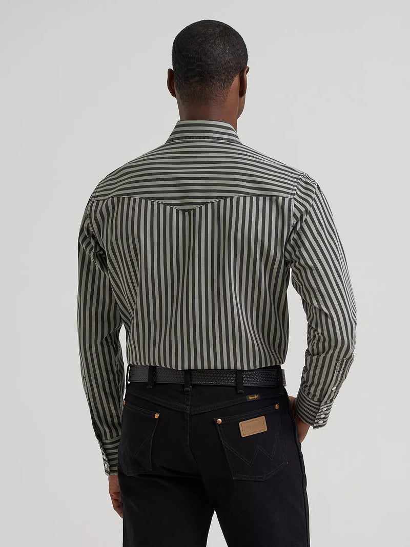 Load image into Gallery viewer, 112381996 - Men's Vintage-Inspired Brushpopper Western Snap Workshirt

