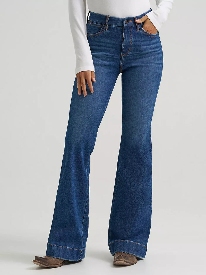 Load image into Gallery viewer, 112382765 - Women's Wrangler BESPOKE High Rise Trouser Jean
