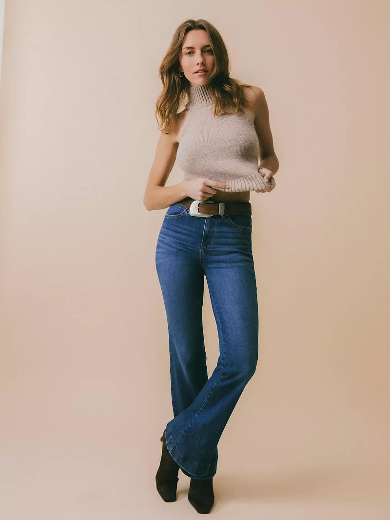 Load image into Gallery viewer, 112382765 - Women's Wrangler BESPOKE High Rise Trouser Jean
