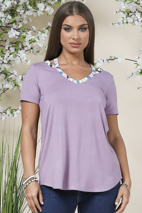 Load image into Gallery viewer, AVER9 - Ladies Purple V Neck Color Block Top
