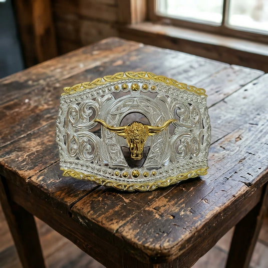 AWW11 - Bullhead Horseshoe Silver & Gold Buckle