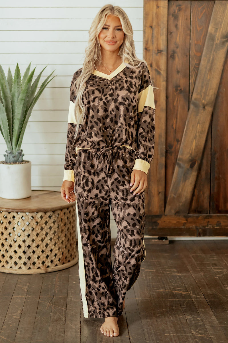 Load image into Gallery viewer, DLLS1086 - Ladies Brown Leopard Print Long Sleeve V-Neck Wide Leg Pant Set
