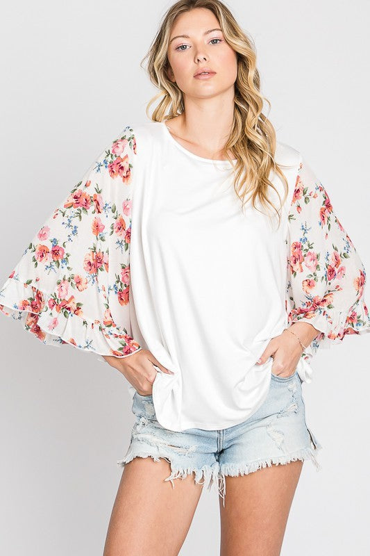 Load image into Gallery viewer, MOATSHT22 - Ladies Off White Floral Print Ruffle Sleeve Loose Fit Top
