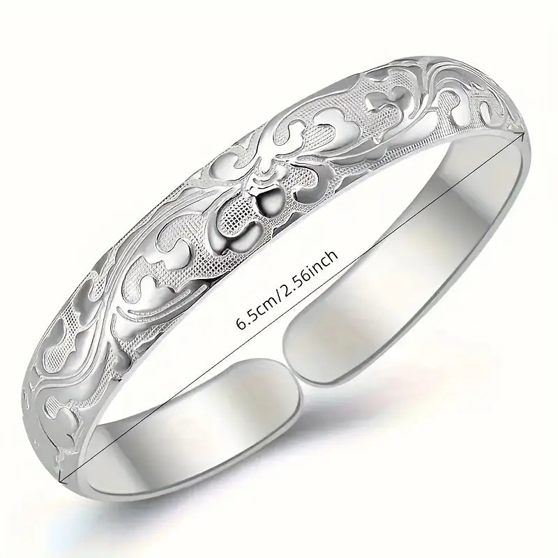 Load image into Gallery viewer, TMBC35 - Floral Pattern Open Bracelet
