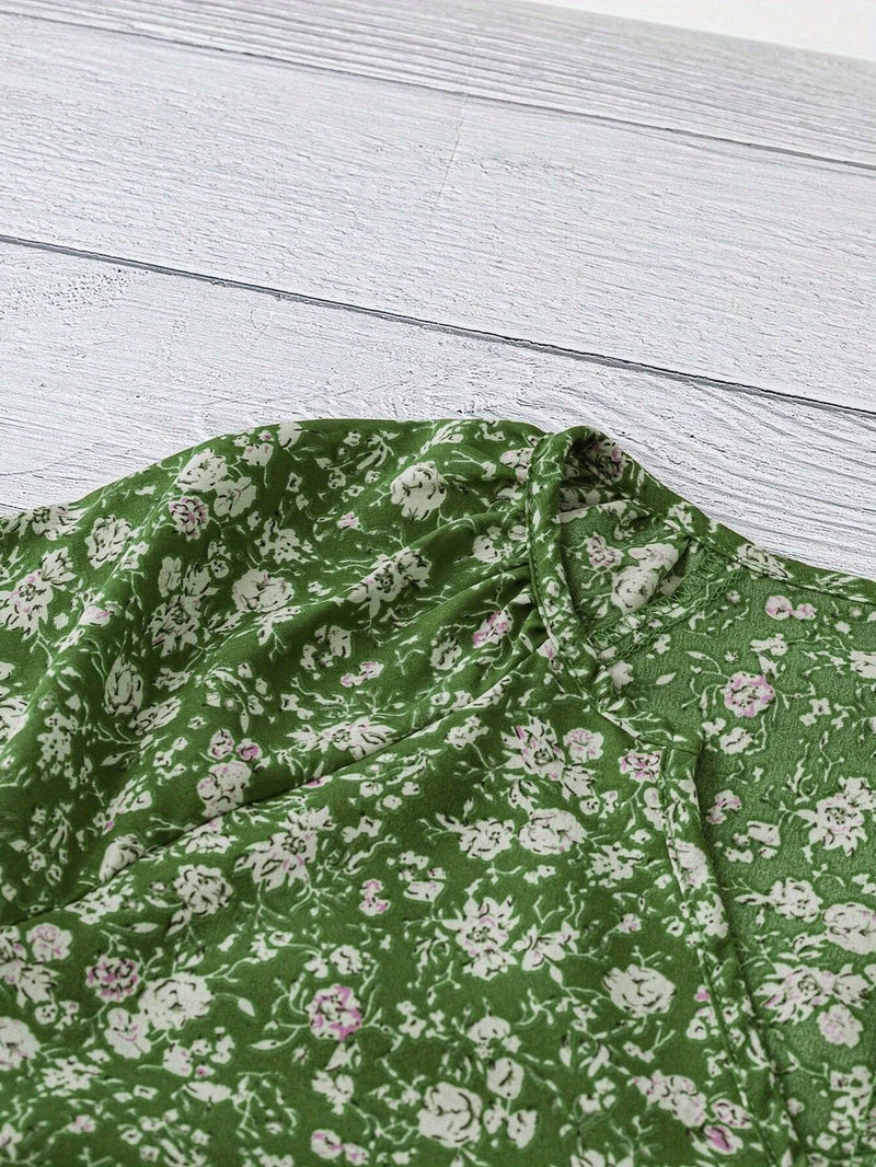 Load image into Gallery viewer, TMTSHT105 - Ladies Floral Print V Neck Shirt

