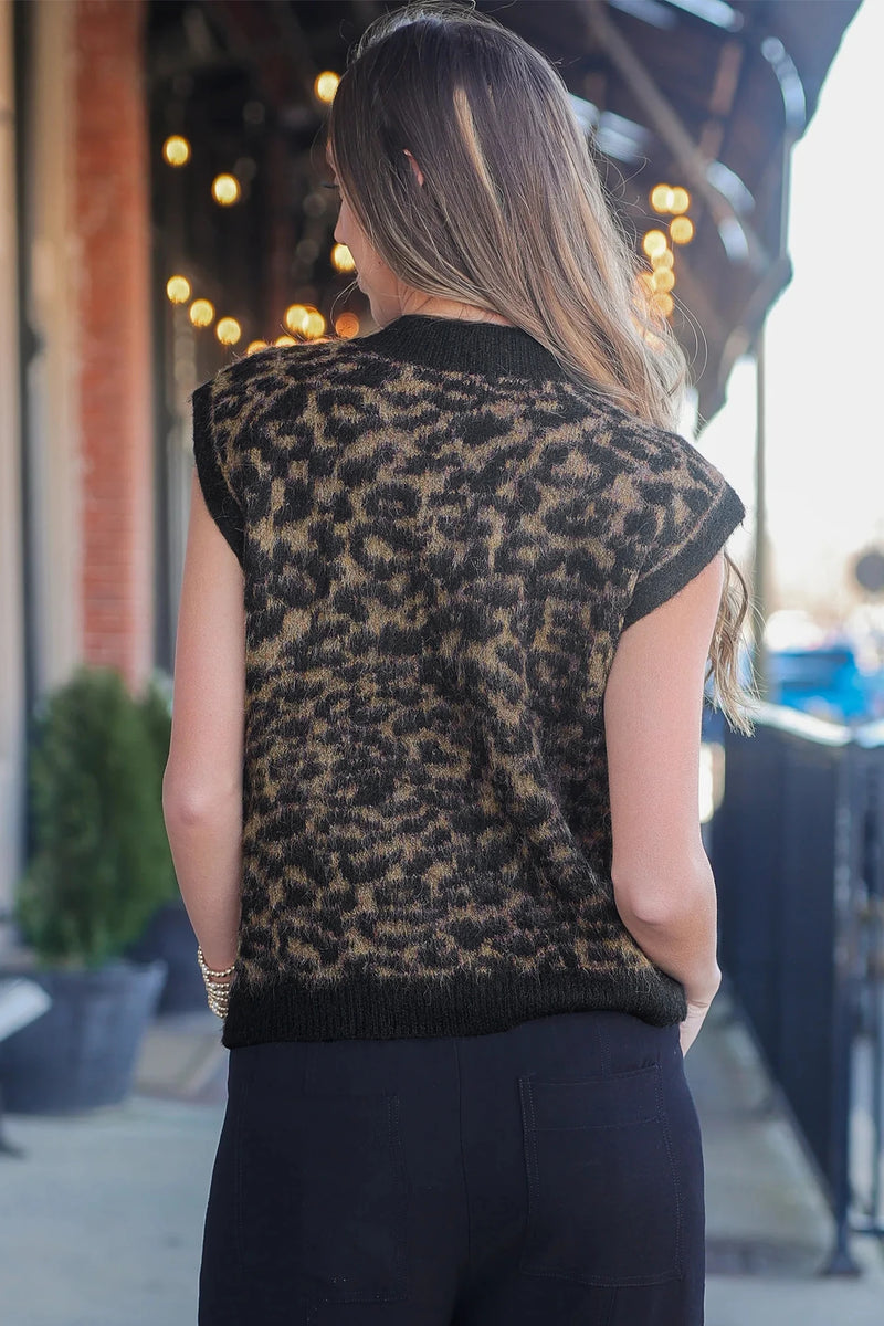 Load image into Gallery viewer, DLLS795 - Ladies Black Leopard Print Knit Sleeveless Regular Wash Sweater Vest
