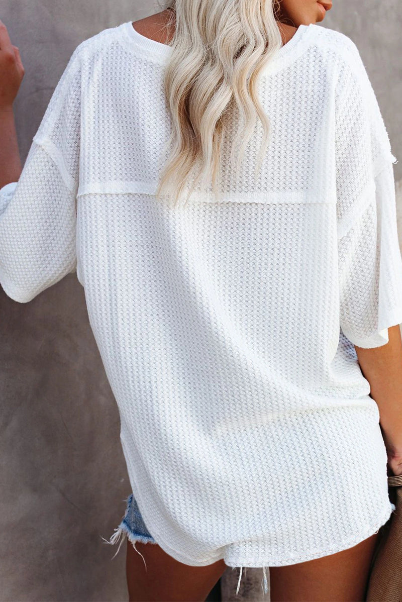 Load image into Gallery viewer, DLLS505 - Ladies White Exposed Seam Half Sleeve Knitted V Neck Textured Top
