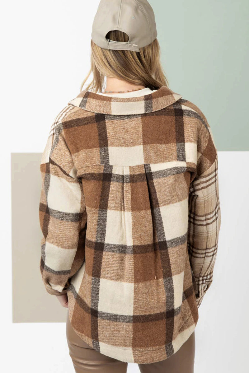 Load image into Gallery viewer, DLLS909 - Ladies Light French Beige Flannel Plaid Double Flap Pocket Shacket
