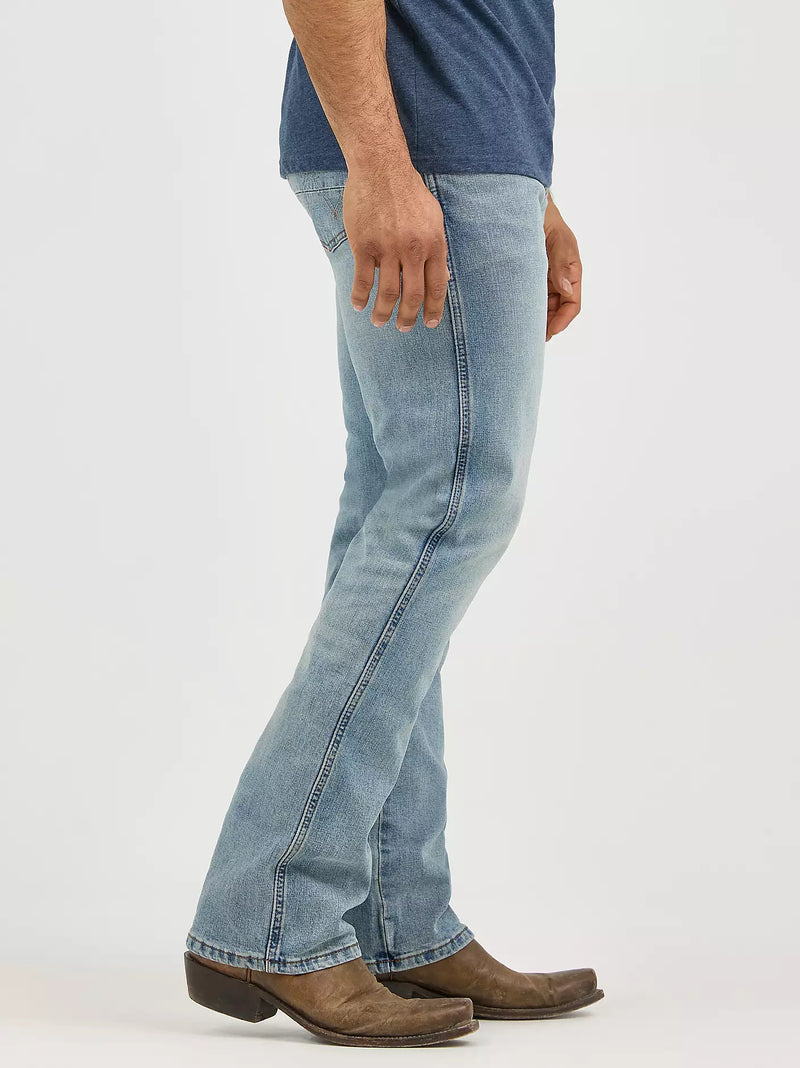 Load image into Gallery viewer, 77MWZBR - Men's Wrangler Retro® Slim Fit Bootcut Jean BR Wash
