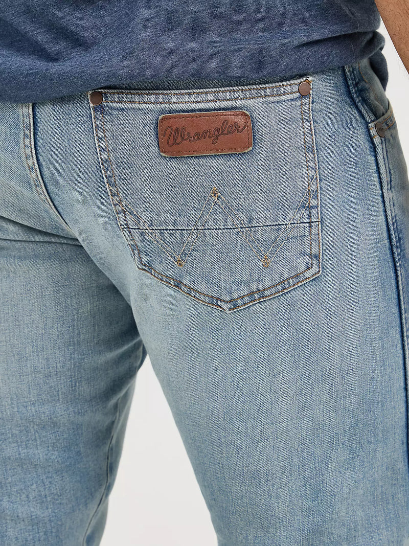 Load image into Gallery viewer, 77MWZBR - Men's Wrangler Retro® Slim Fit Bootcut Jean BR Wash
