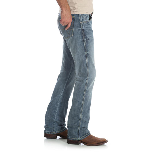 77MWZGL - Men's Wrangler Retro Slim Fit Bootcut Jean in Greeley
